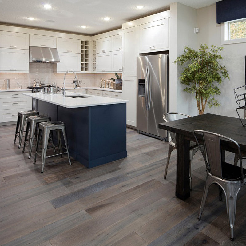 Cosmopolitan | Charlie | European Oak