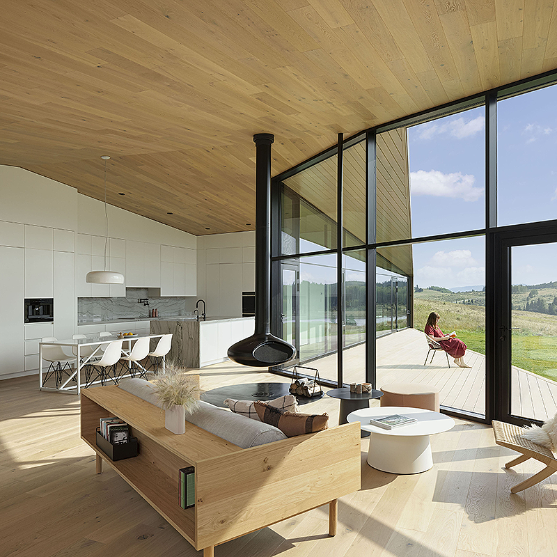 Cosmopolitan | Chateau | European Oak