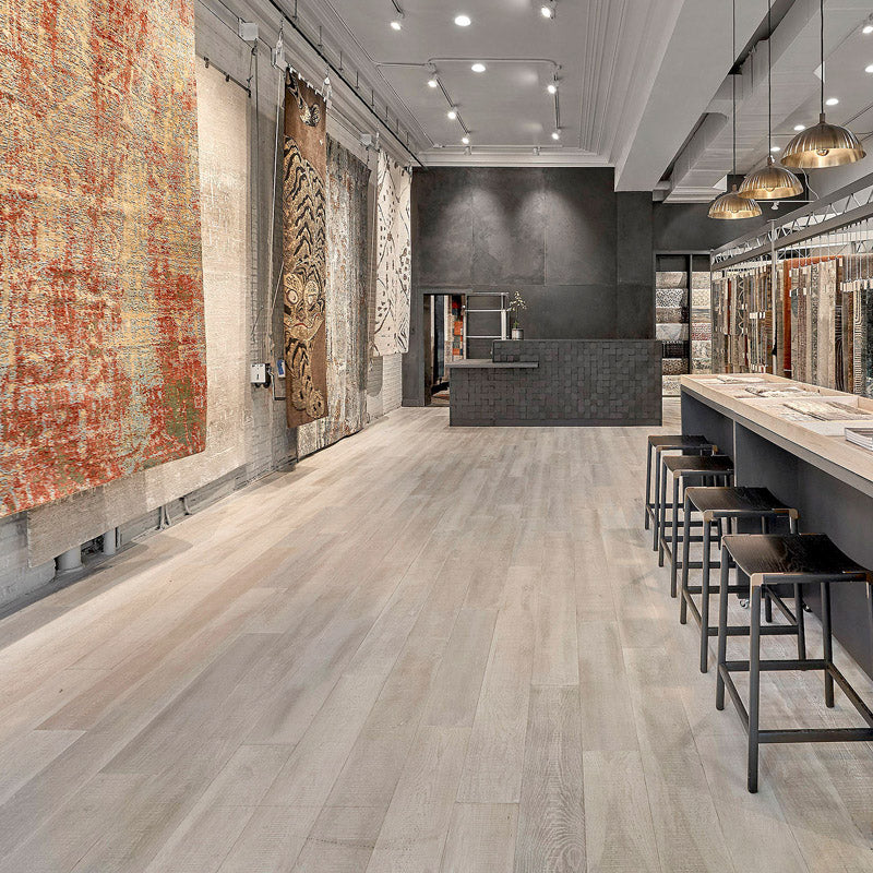 Cosmopolitan | Rome | European Oak